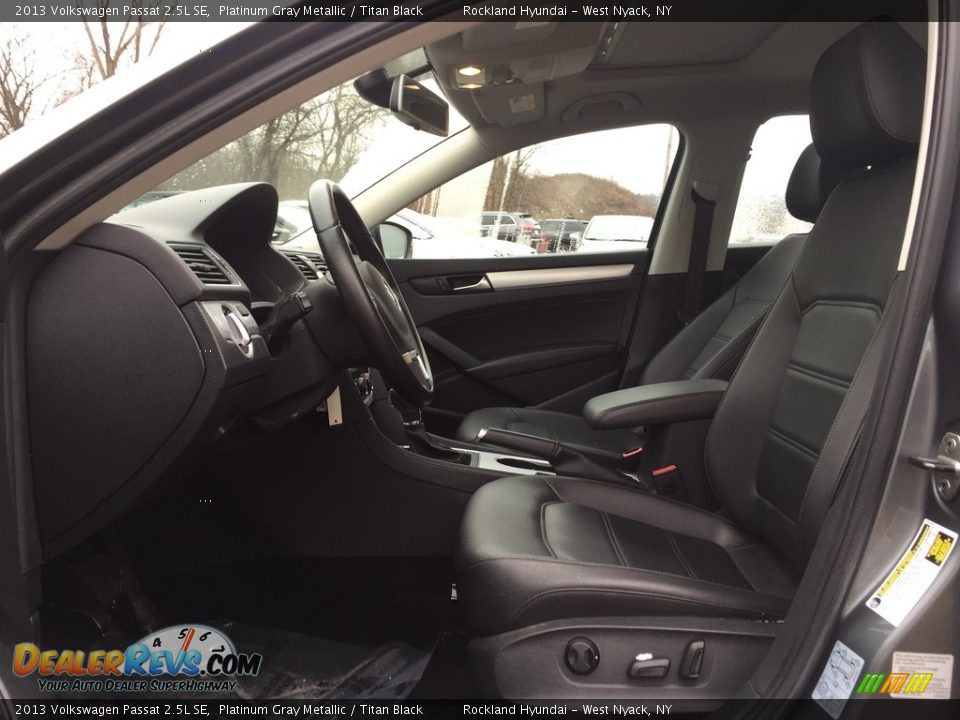 2013 Volkswagen Passat 2.5L SE Platinum Gray Metallic / Titan Black Photo #10
