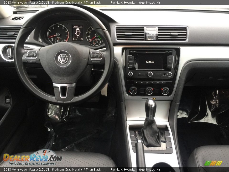 2013 Volkswagen Passat 2.5L SE Platinum Gray Metallic / Titan Black Photo #11