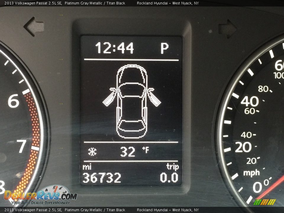 2013 Volkswagen Passat 2.5L SE Platinum Gray Metallic / Titan Black Photo #17