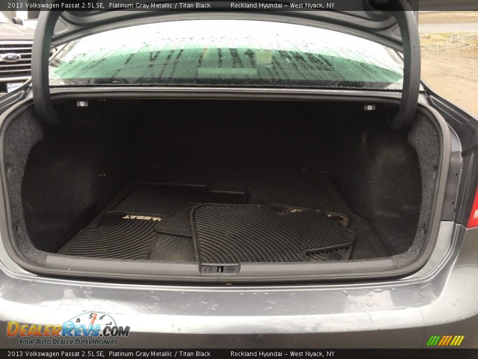 2013 Volkswagen Passat 2.5L SE Platinum Gray Metallic / Titan Black Photo #19