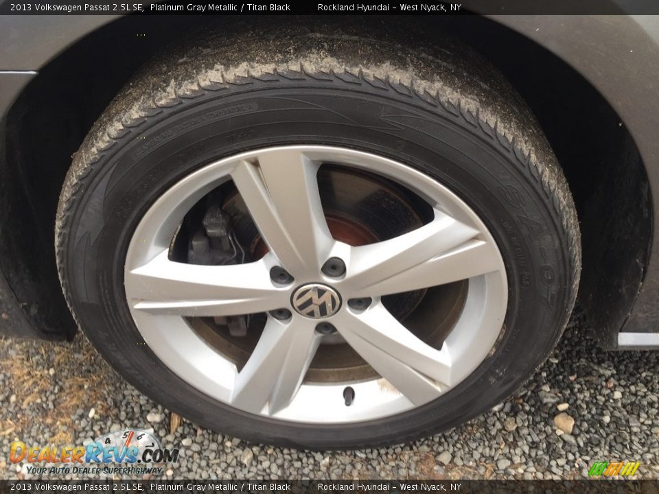 2013 Volkswagen Passat 2.5L SE Platinum Gray Metallic / Titan Black Photo #26