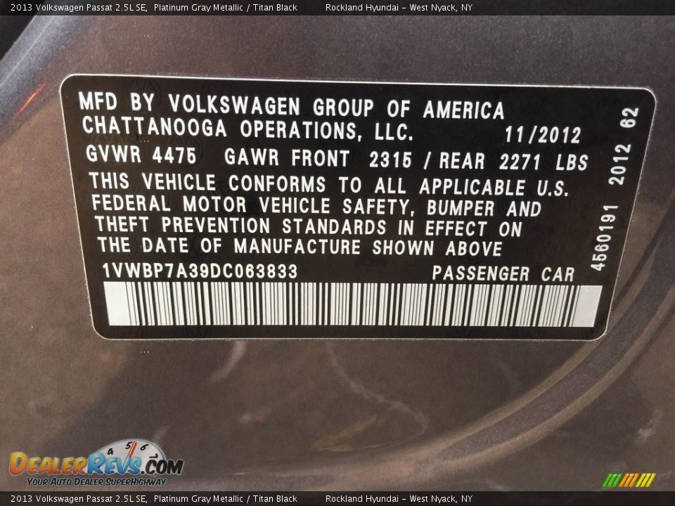 2013 Volkswagen Passat 2.5L SE Platinum Gray Metallic / Titan Black Photo #29
