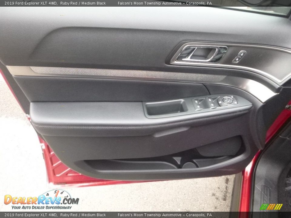 2019 Ford Explorer XLT 4WD Ruby Red / Medium Black Photo #10