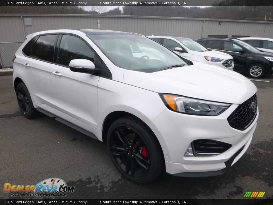 Front 3/4 View of 2019 Ford Edge ST AWD Photo #3