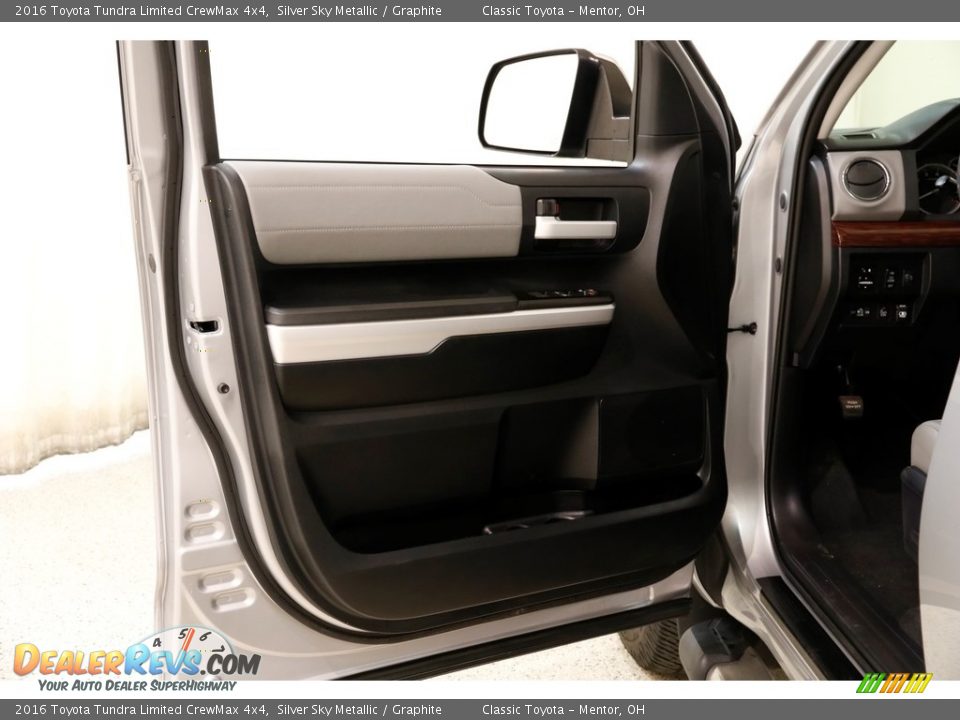 2016 Toyota Tundra Limited CrewMax 4x4 Silver Sky Metallic / Graphite Photo #4