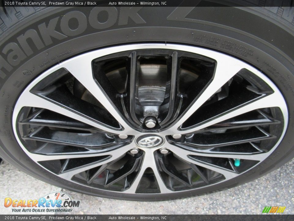 2018 Toyota Camry SE Predawn Gray Mica / Black Photo #7