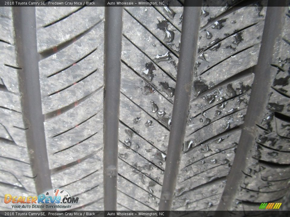 2018 Toyota Camry SE Predawn Gray Mica / Black Photo #9