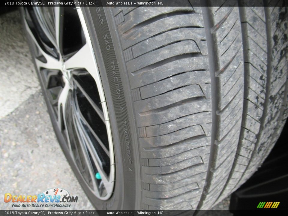 2018 Toyota Camry SE Predawn Gray Mica / Black Photo #10