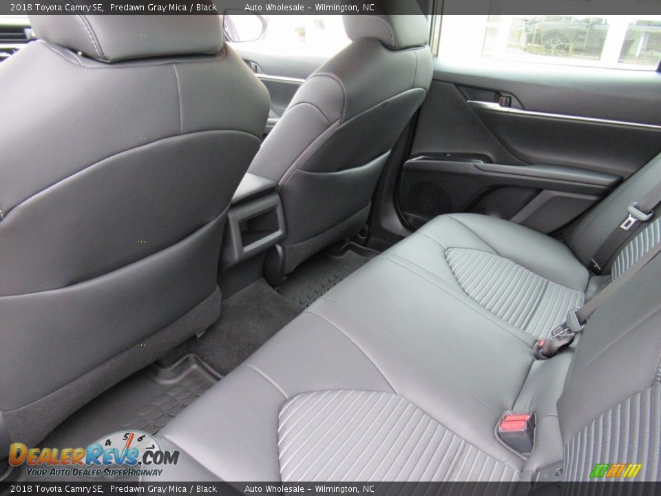 2018 Toyota Camry SE Predawn Gray Mica / Black Photo #12