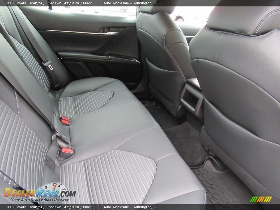 2018 Toyota Camry SE Predawn Gray Mica / Black Photo #14