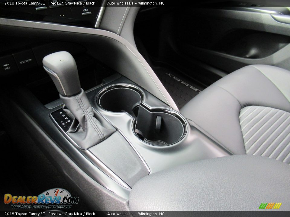 2018 Toyota Camry SE Predawn Gray Mica / Black Photo #19