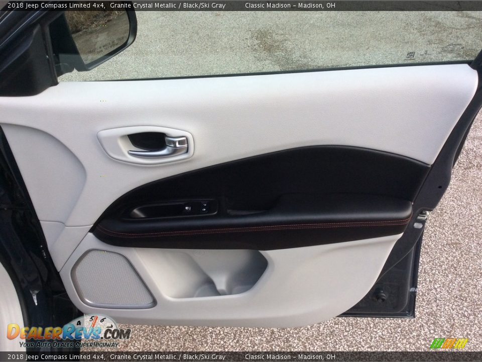 2018 Jeep Compass Limited 4x4 Granite Crystal Metallic / Black/Ski Gray Photo #22