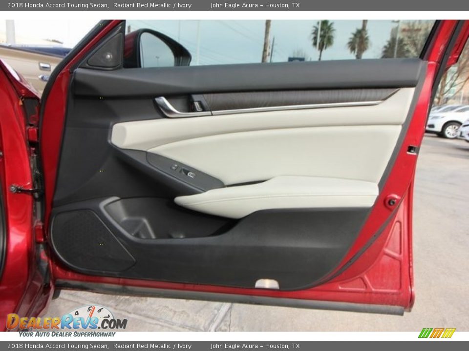 2018 Honda Accord Touring Sedan Radiant Red Metallic / Ivory Photo #26