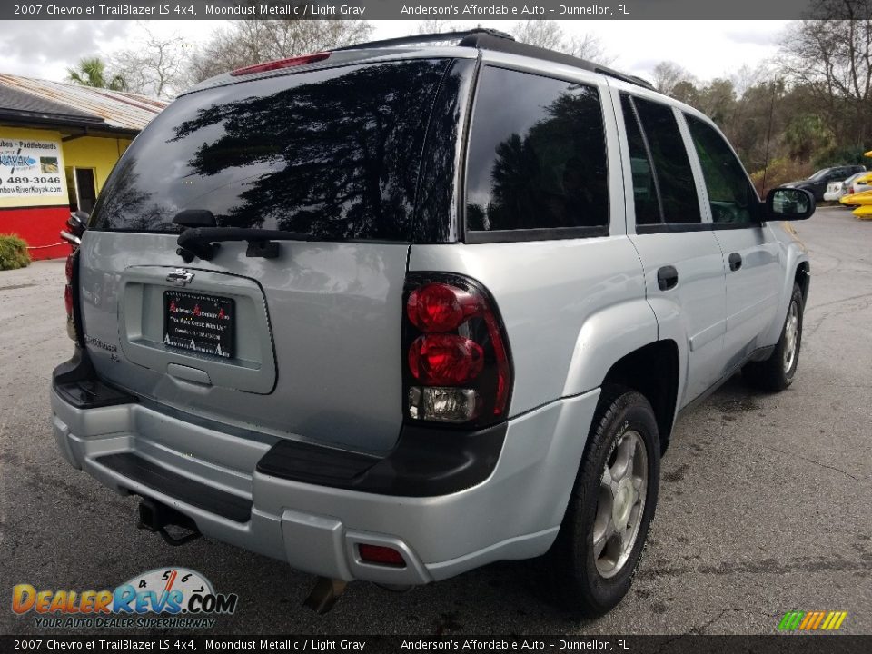 2007 Chevrolet TrailBlazer LS 4x4 Moondust Metallic / Light Gray Photo #3