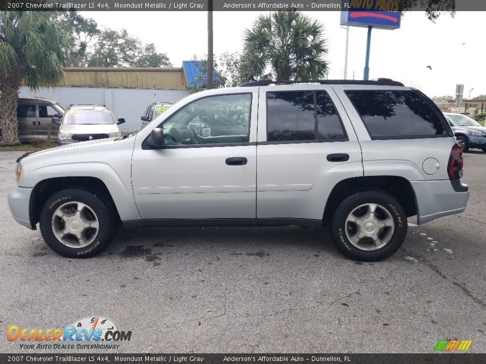 2007 Chevrolet TrailBlazer LS 4x4 Moondust Metallic / Light Gray Photo #6