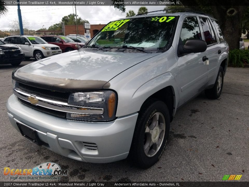 2007 Chevrolet TrailBlazer LS 4x4 Moondust Metallic / Light Gray Photo #7