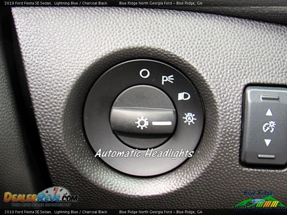 2019 Ford Fiesta SE Sedan Lightning Blue / Charcoal Black Photo #22
