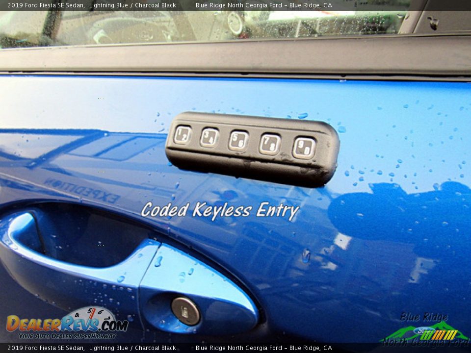 2019 Ford Fiesta SE Sedan Lightning Blue / Charcoal Black Photo #24