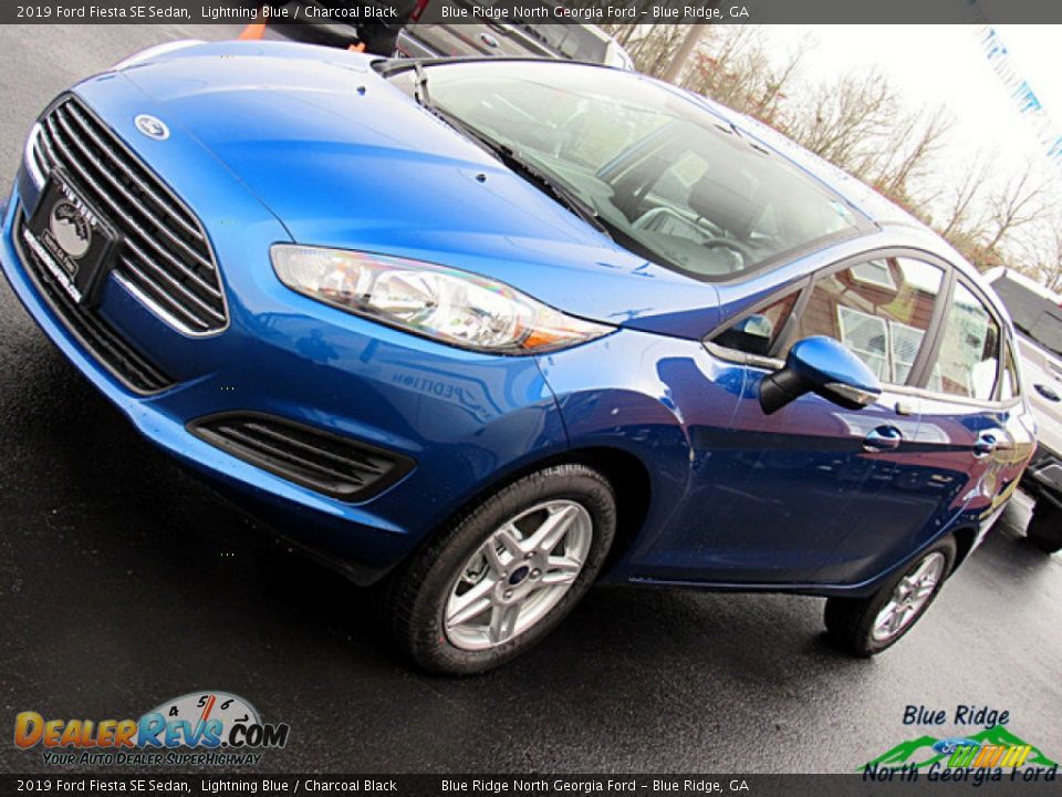 2019 Ford Fiesta SE Sedan Lightning Blue / Charcoal Black Photo #29