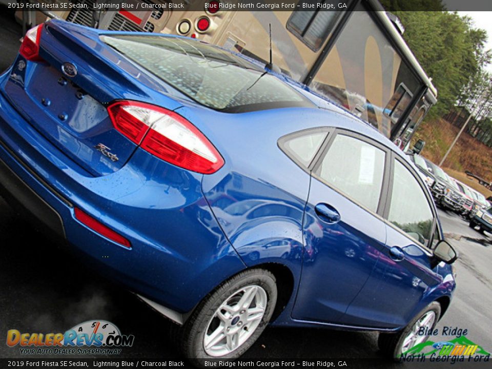 2019 Ford Fiesta SE Sedan Lightning Blue / Charcoal Black Photo #31