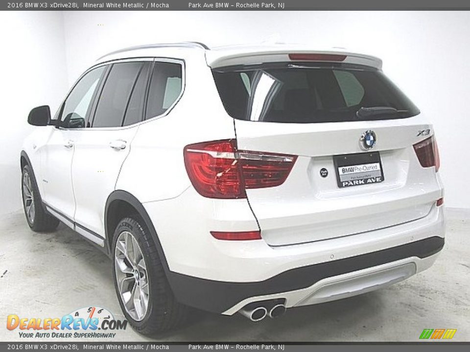 2016 BMW X3 xDrive28i Mineral White Metallic / Mocha Photo #2