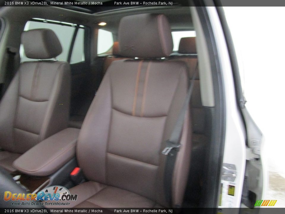 2016 BMW X3 xDrive28i Mineral White Metallic / Mocha Photo #8