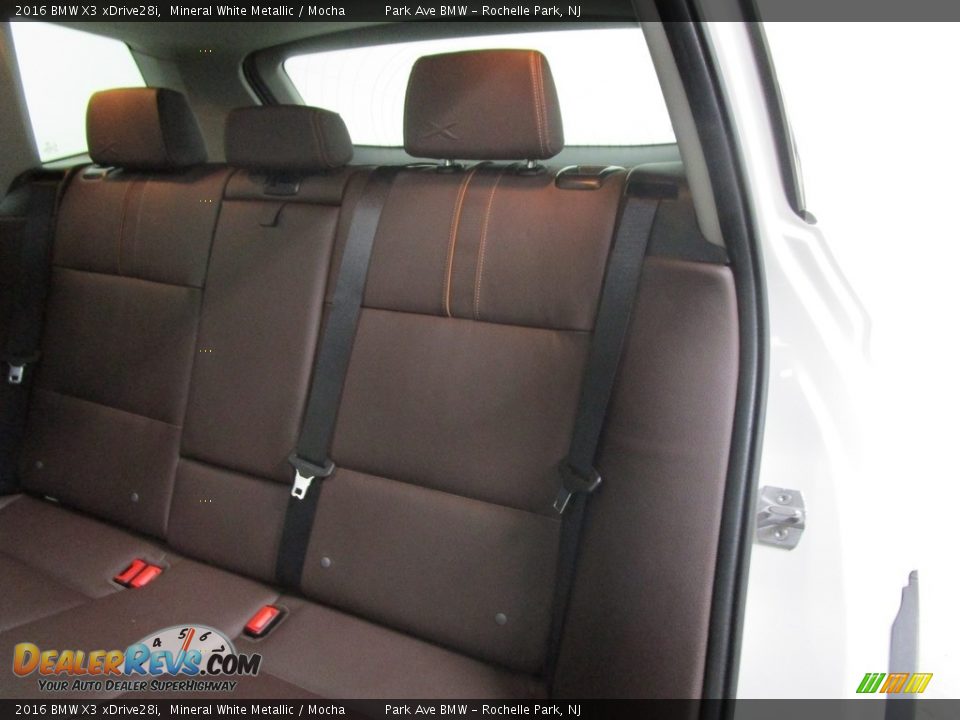 2016 BMW X3 xDrive28i Mineral White Metallic / Mocha Photo #11