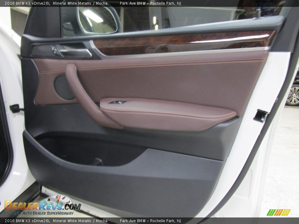 2016 BMW X3 xDrive28i Mineral White Metallic / Mocha Photo #13