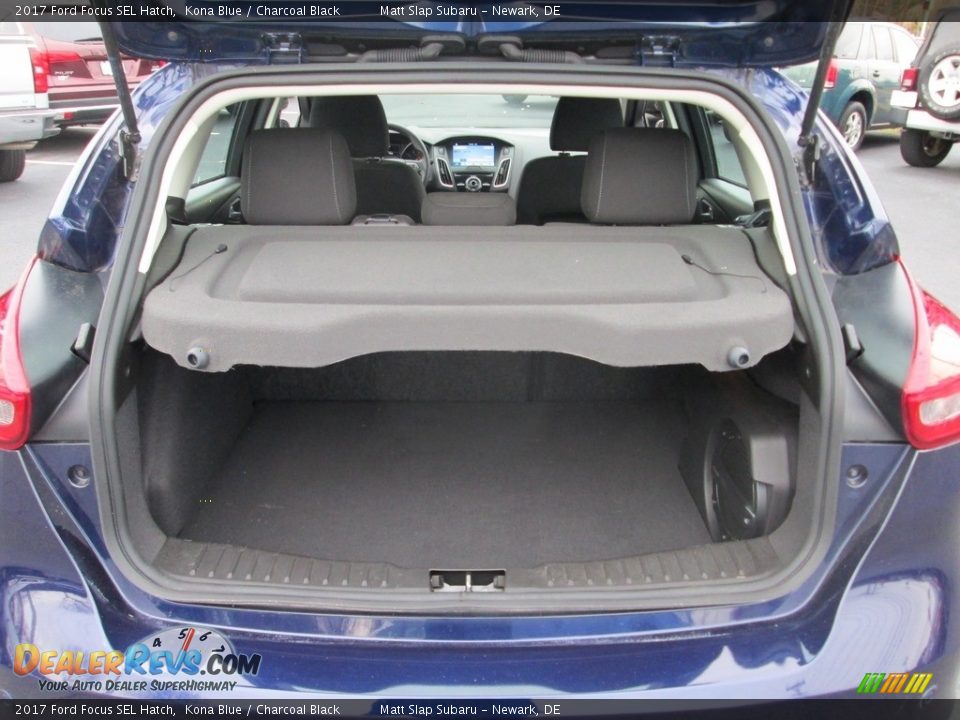 2017 Ford Focus SEL Hatch Trunk Photo #19