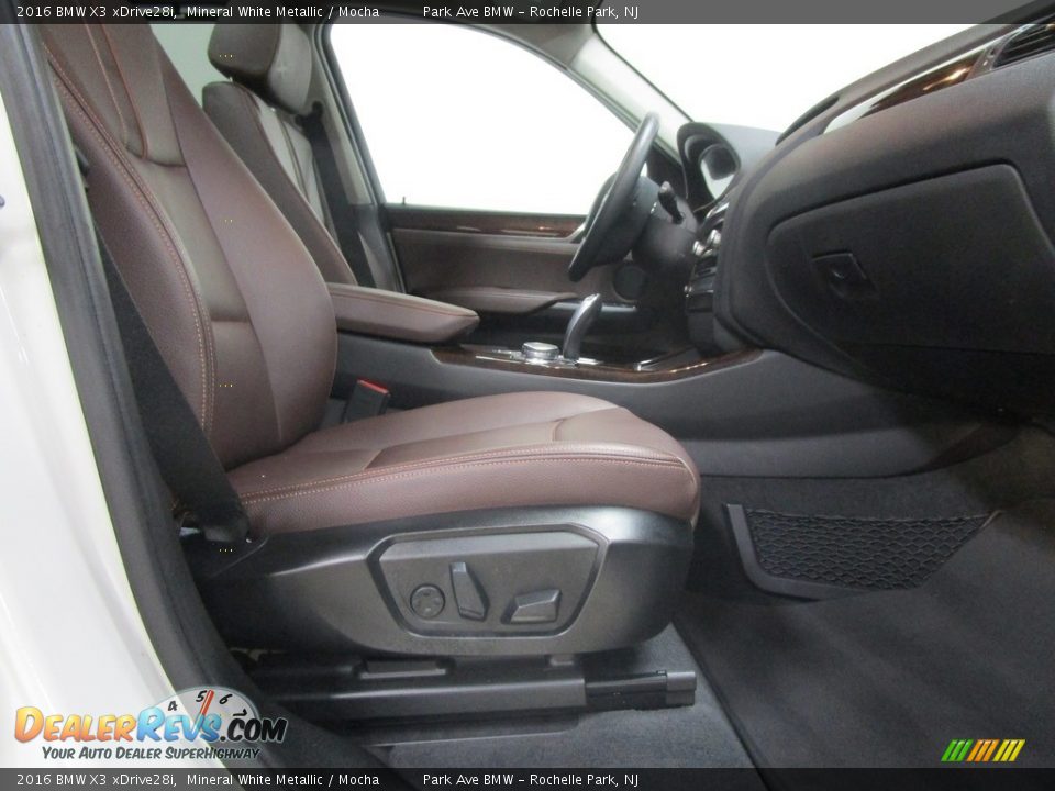 2016 BMW X3 xDrive28i Mineral White Metallic / Mocha Photo #15