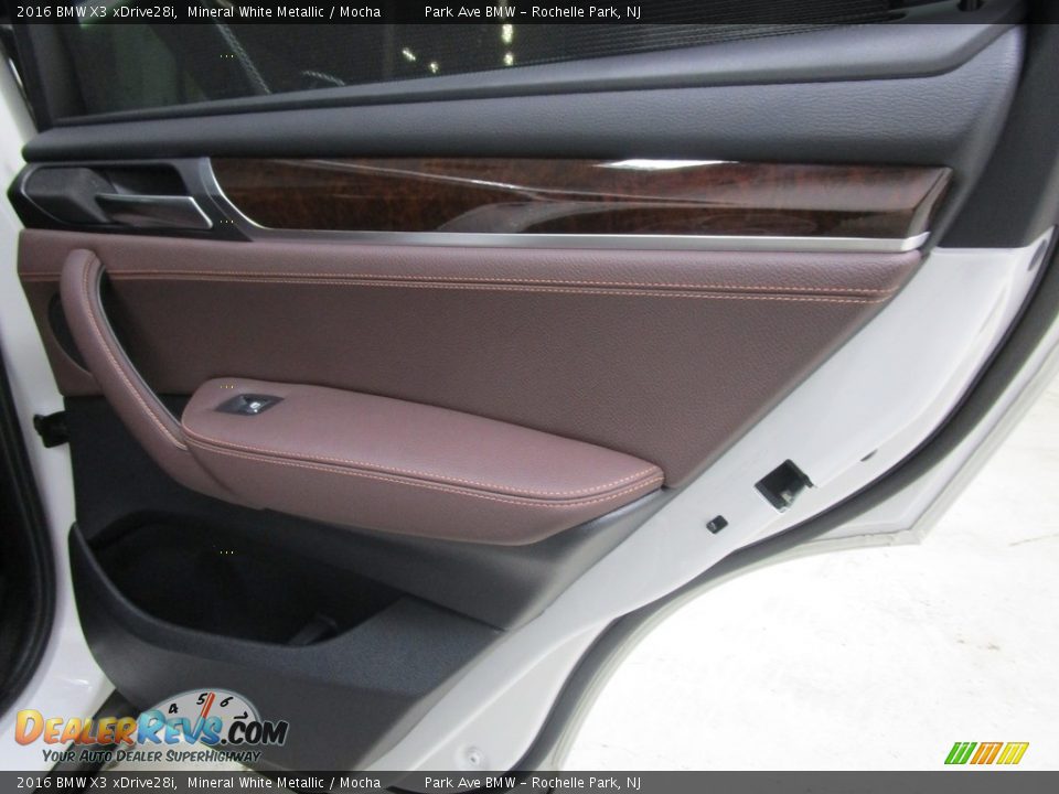 2016 BMW X3 xDrive28i Mineral White Metallic / Mocha Photo #16