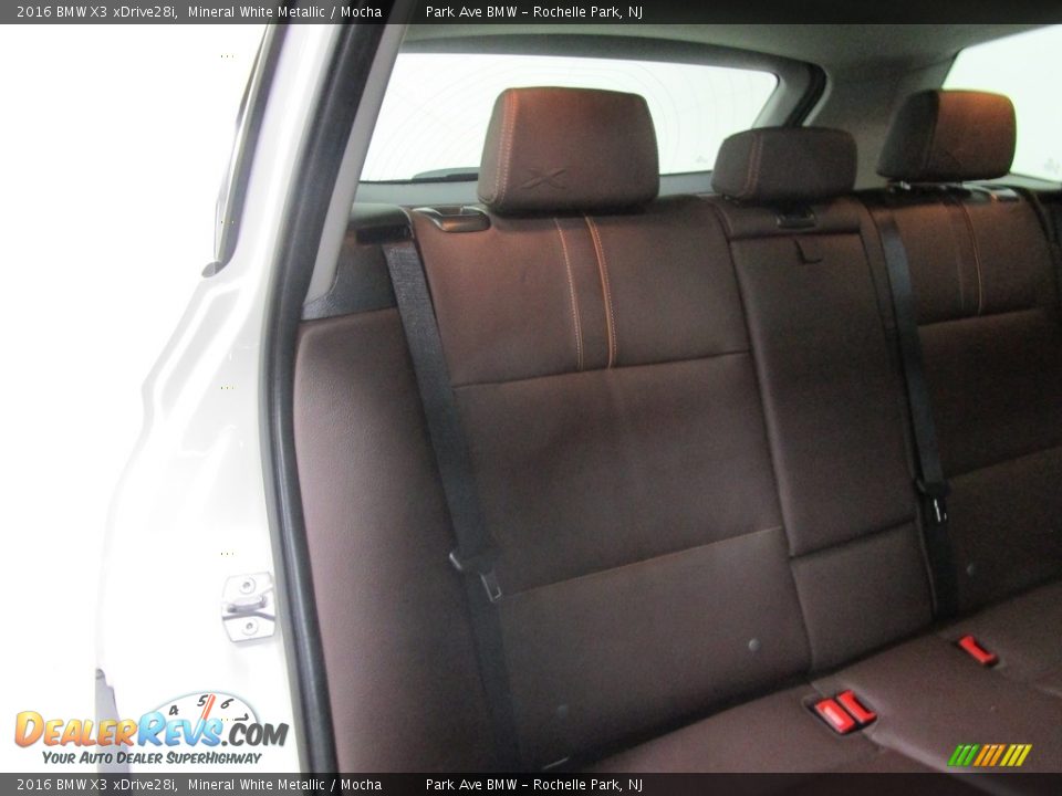2016 BMW X3 xDrive28i Mineral White Metallic / Mocha Photo #17
