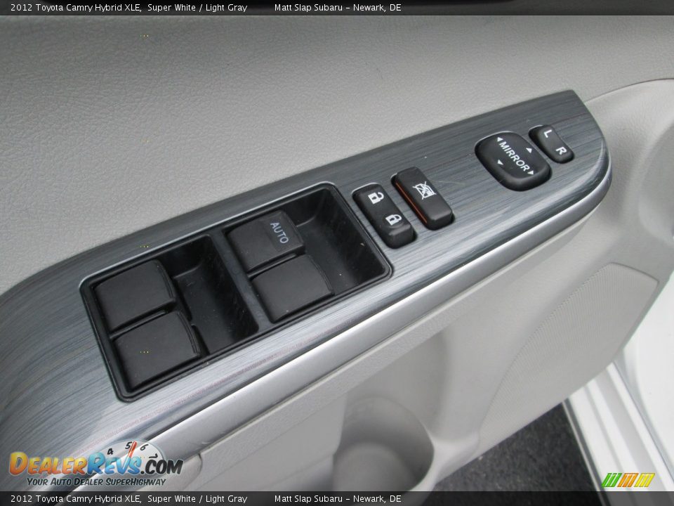 2012 Toyota Camry Hybrid XLE Super White / Light Gray Photo #15