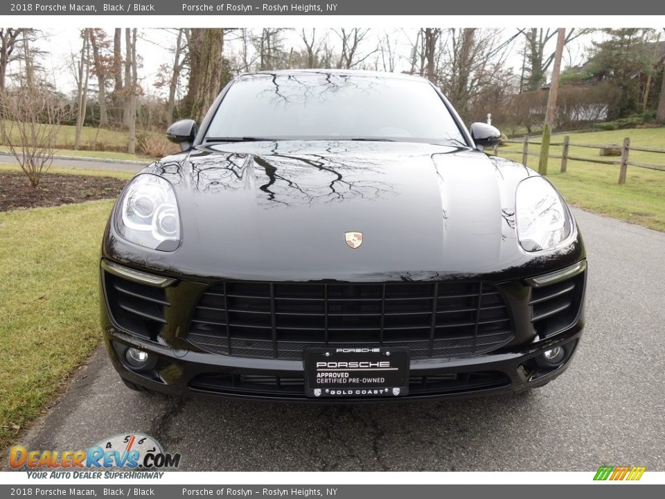 2018 Porsche Macan Black / Black Photo #2