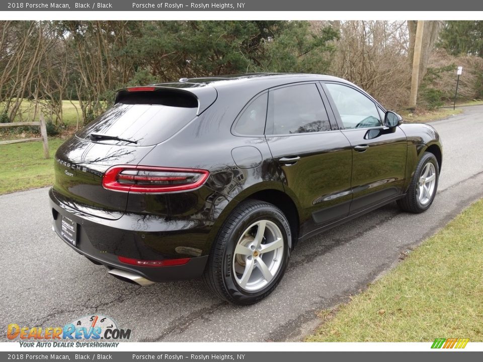 2018 Porsche Macan Black / Black Photo #6