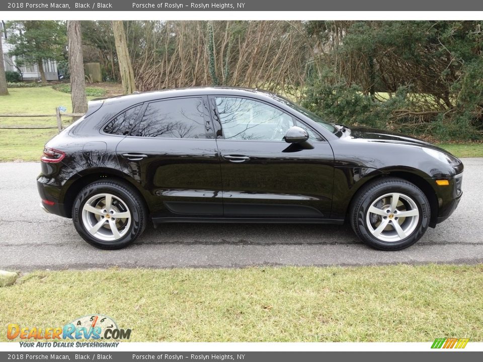 2018 Porsche Macan Black / Black Photo #7