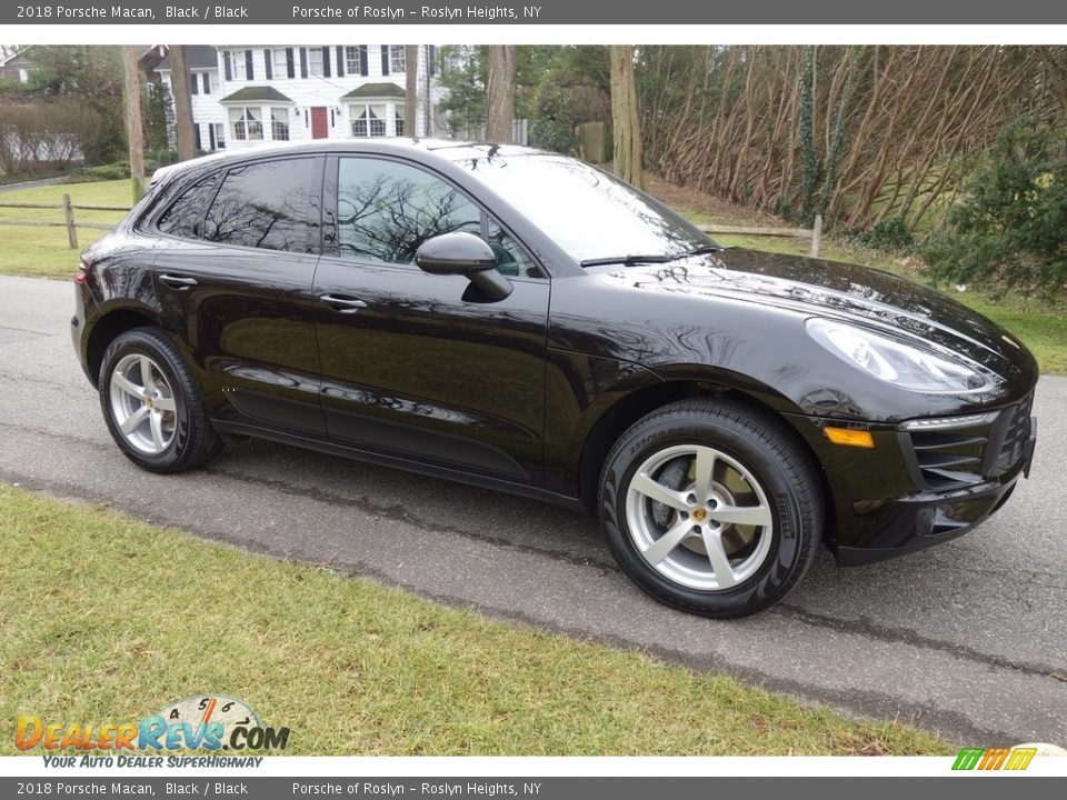 2018 Porsche Macan Black / Black Photo #8