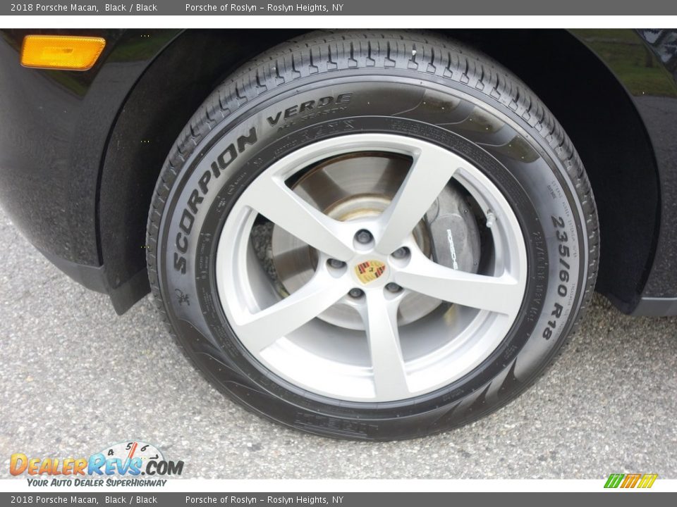 2018 Porsche Macan Black / Black Photo #9