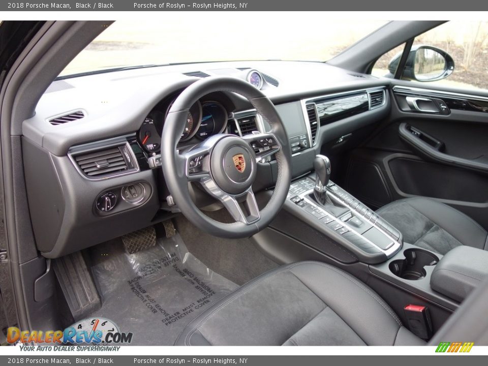 2018 Porsche Macan Black / Black Photo #10