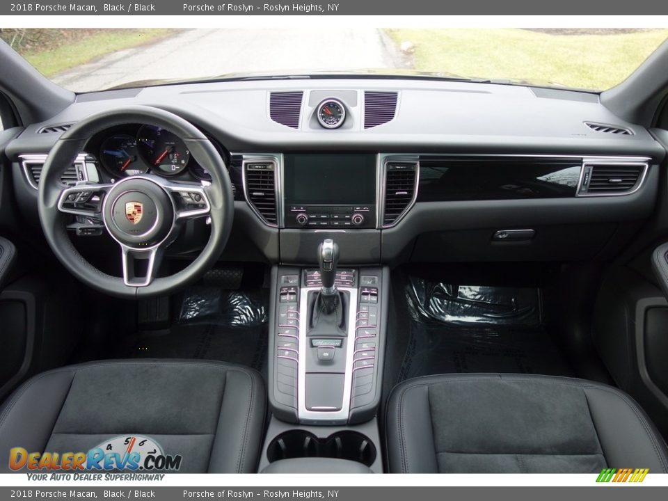 2018 Porsche Macan Black / Black Photo #13