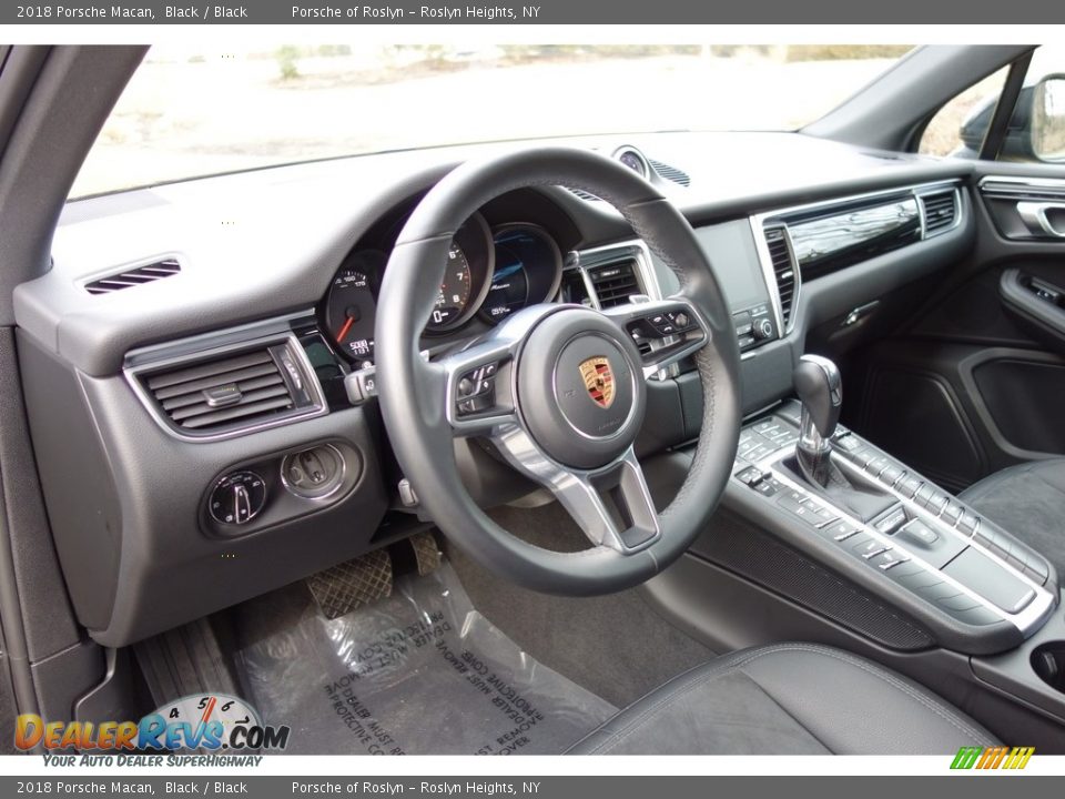 2018 Porsche Macan Black / Black Photo #19