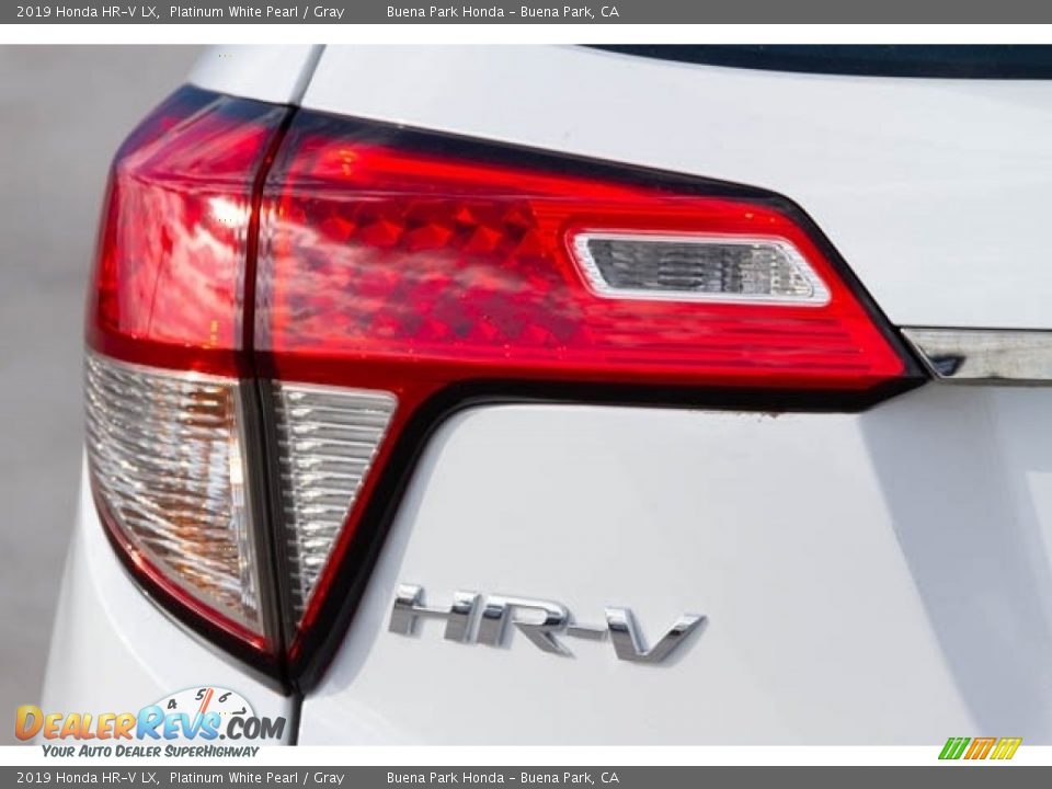 2019 Honda HR-V LX Platinum White Pearl / Gray Photo #7
