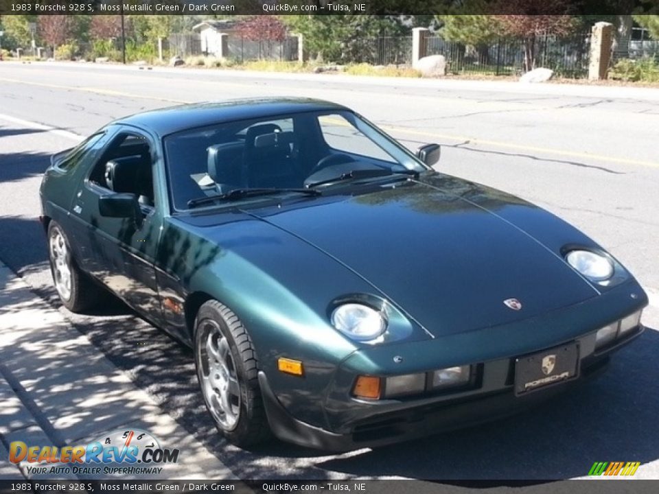 Front 3/4 View of 1983 Porsche 928 S Photo #1