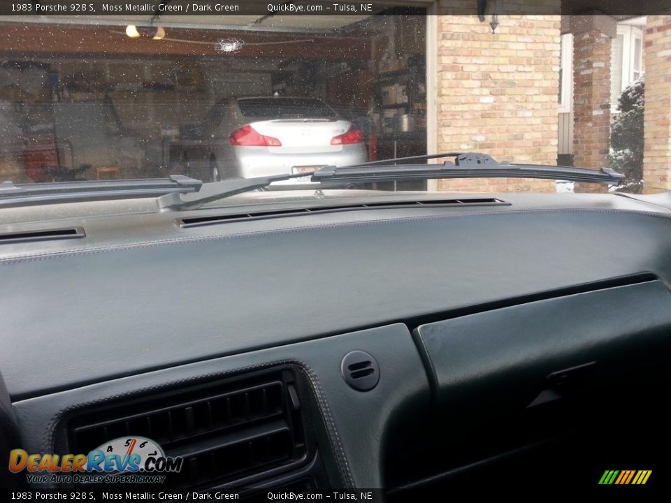 1983 Porsche 928 S Moss Metallic Green / Dark Green Photo #9