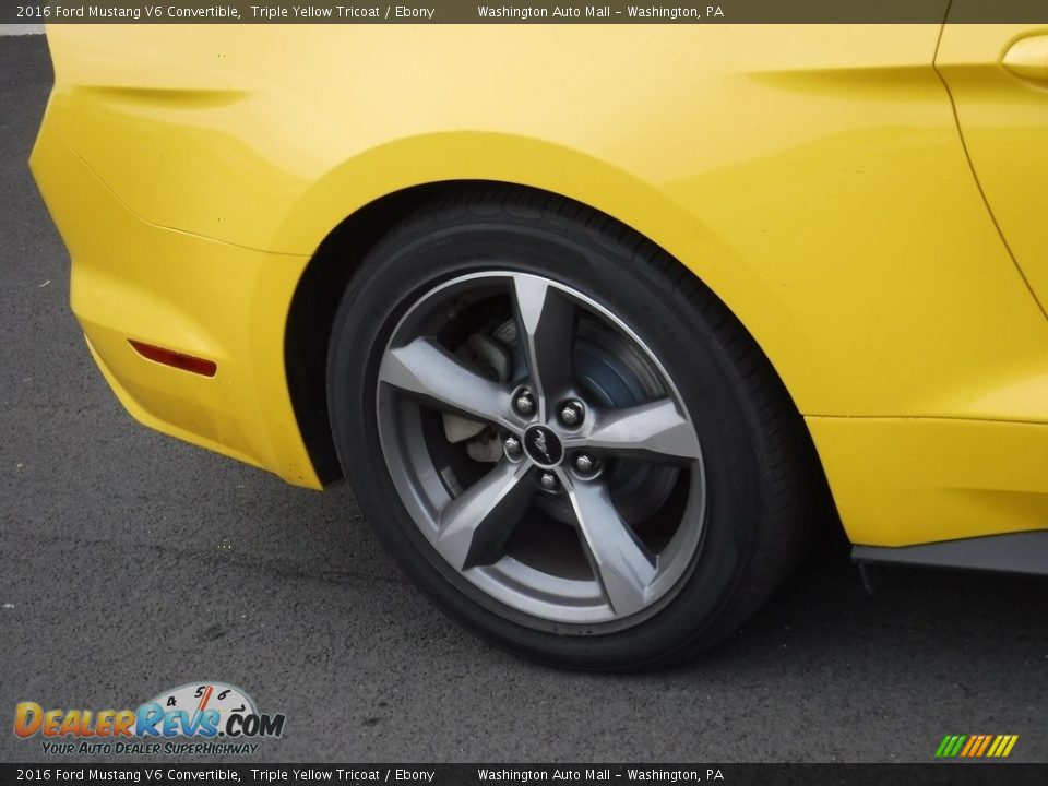 2016 Ford Mustang V6 Convertible Triple Yellow Tricoat / Ebony Photo #6