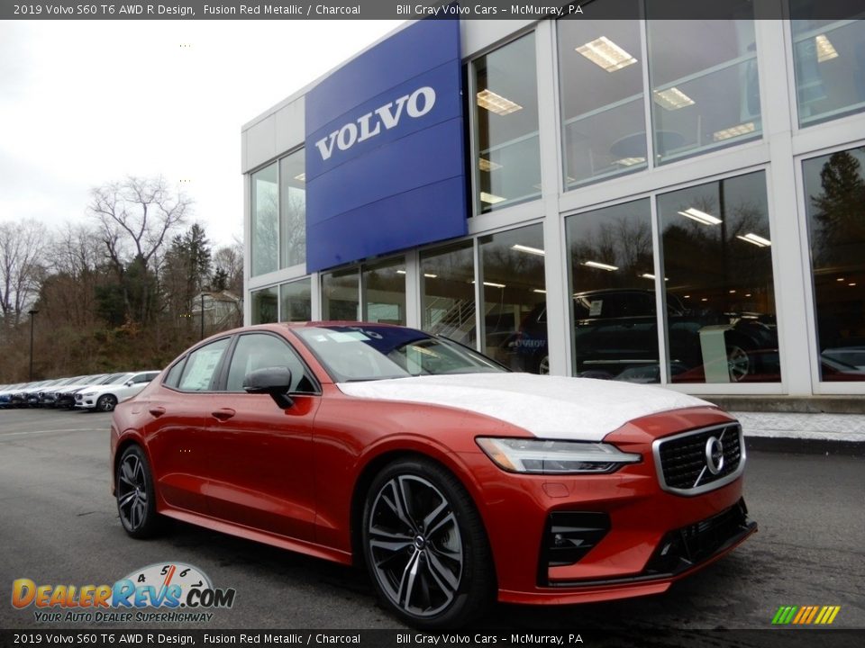 Front 3/4 View of 2019 Volvo S60 T6 AWD R Design Photo #1
