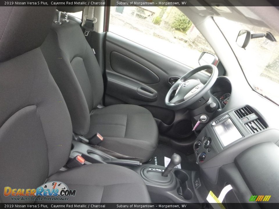 2019 Nissan Versa S Plus Cayenne Red Metallic / Charcoal Photo #10