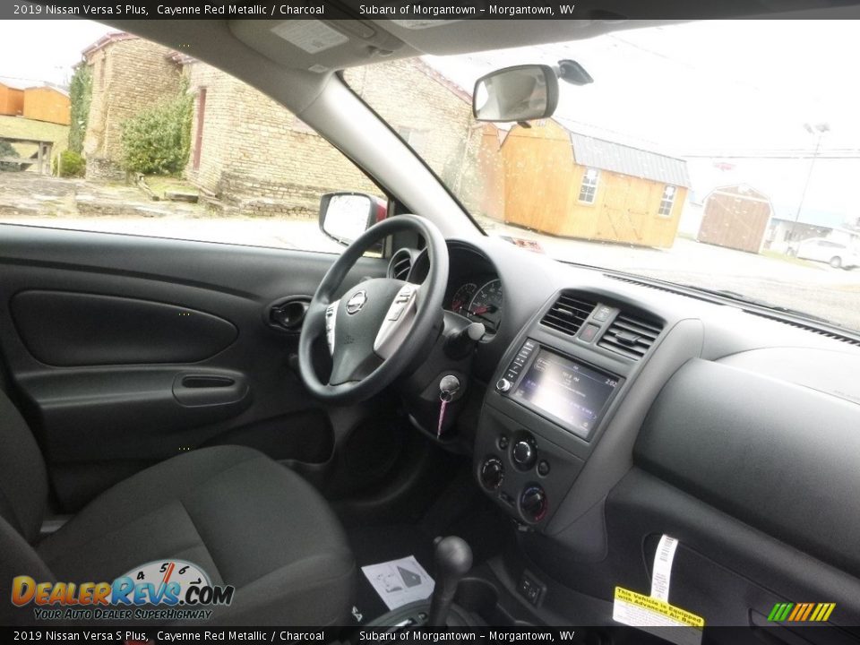 2019 Nissan Versa S Plus Cayenne Red Metallic / Charcoal Photo #11