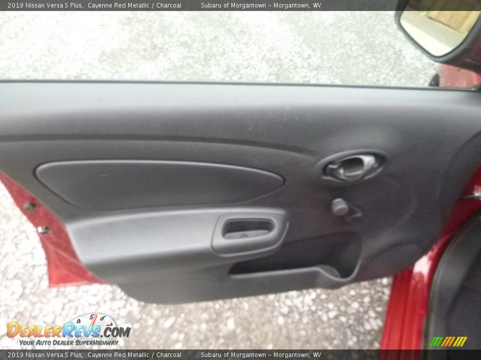 2019 Nissan Versa S Plus Cayenne Red Metallic / Charcoal Photo #14