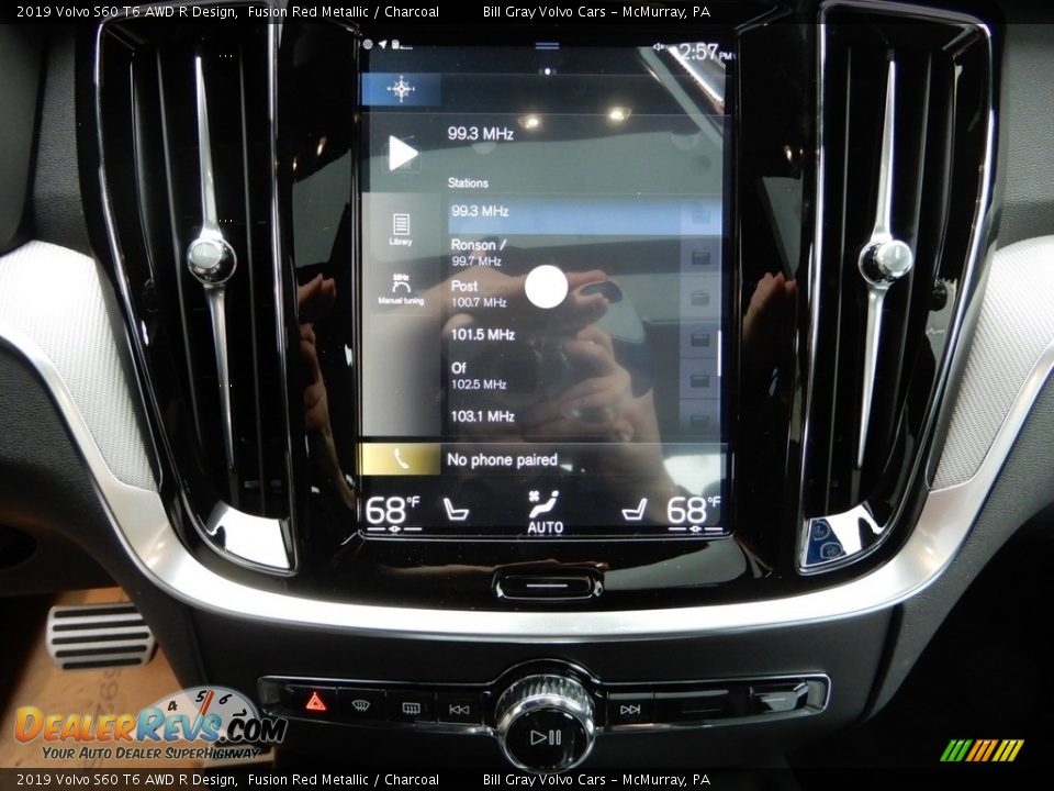 Controls of 2019 Volvo S60 T6 AWD R Design Photo #15